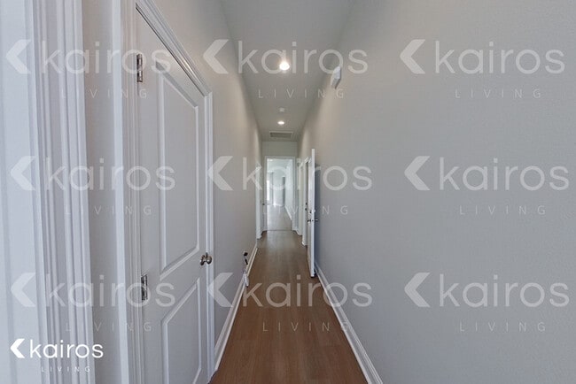Building Photo - 4828 W Dacha Ln