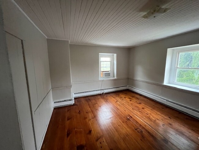 Foto del edificio - $1,500 Farmhouse Etters for Rent 4 bedroom...