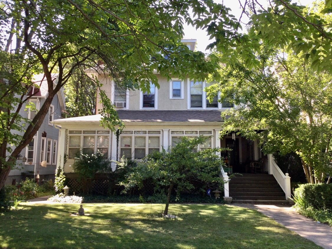 Primary Photo - 1310 Hinman Ave