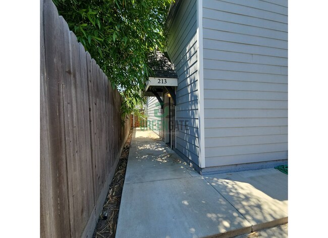 Foto del edificio - Gorgeous 1 Bedroom, 1 Bathroom Home Availa...