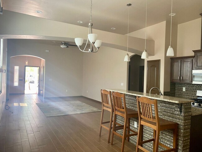 Building Photo - 5135 Kensington way- Spacious 3-Bedroom Ho...
