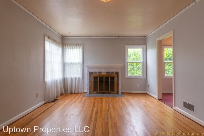 Building Photo - 3 br, 2 bath House - 1906 NE Dekum St