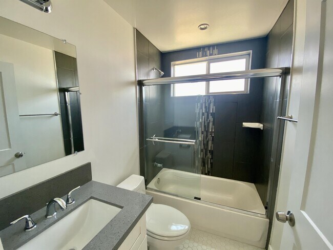 Building Photo - 4557 Pickford St