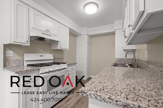 Building Photo - Fabulous Updated One Bedroom Bungalow with...