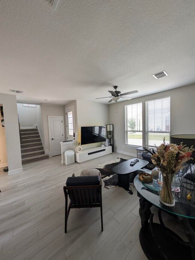 Building Photo - Charming 3BR 3BA House in Easton Park - Au...