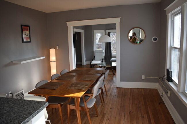 Dining room (furniture not included) - 1202 Lawrence St