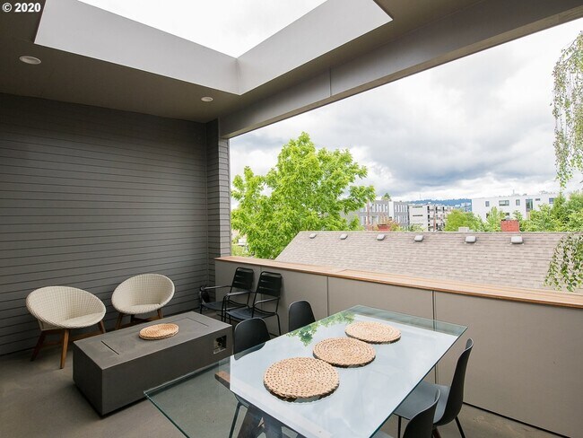 Foto del edificio - 3417 SE Division St