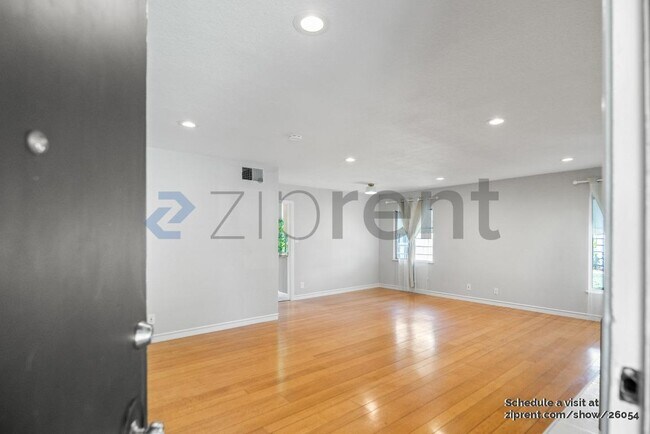 Foto del edificio - 3645 Mosswood Dr