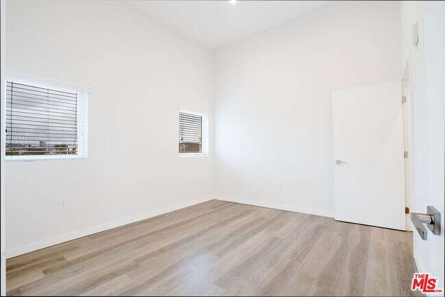 Foto del edificio - 8532 Cashio St