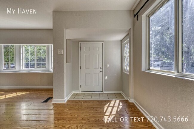 Foto del edificio - Cozy 2-Bedroom in Elyria-Swansea