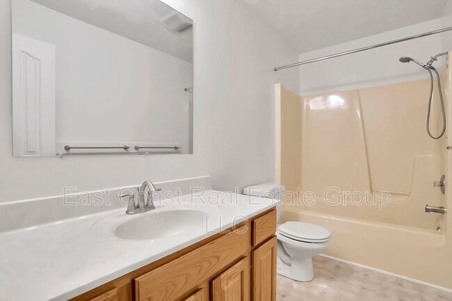 Foto del edificio - 184 Larkspur Ln