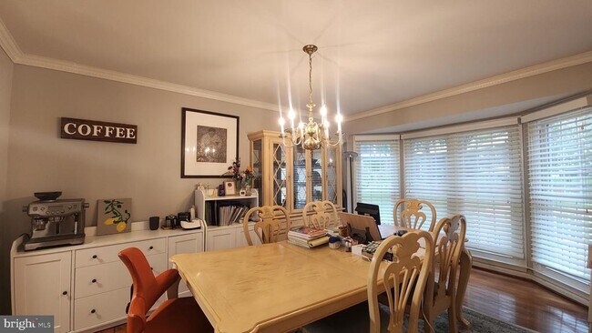 Building Photo - 6453 Springhouse Cir