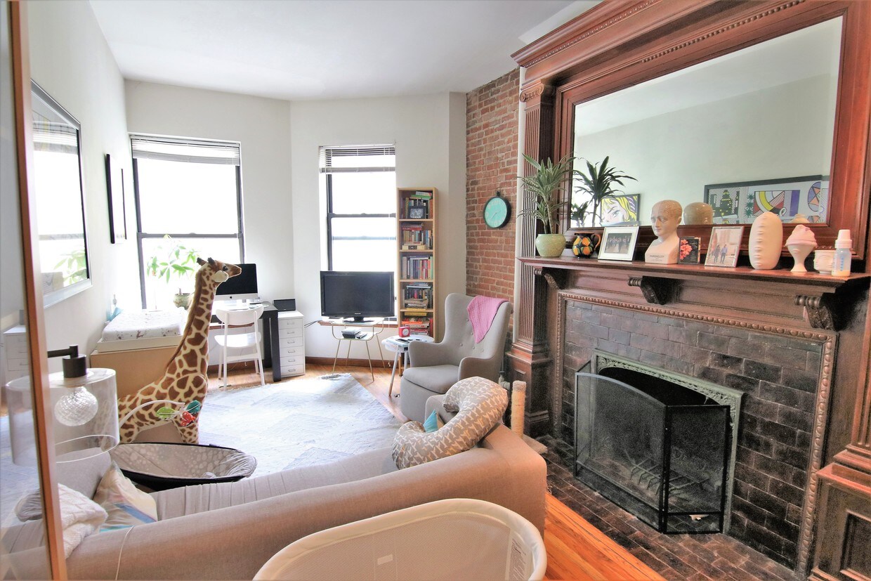 Primary Photo - 316 W 102nd St