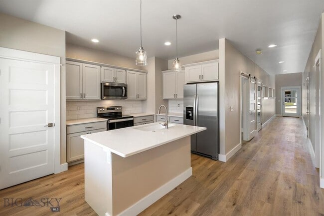 Foto del edificio - 349 Meriwether Ave