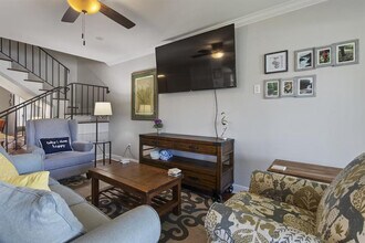 Building Photo - 1317 Beards Cove Dr