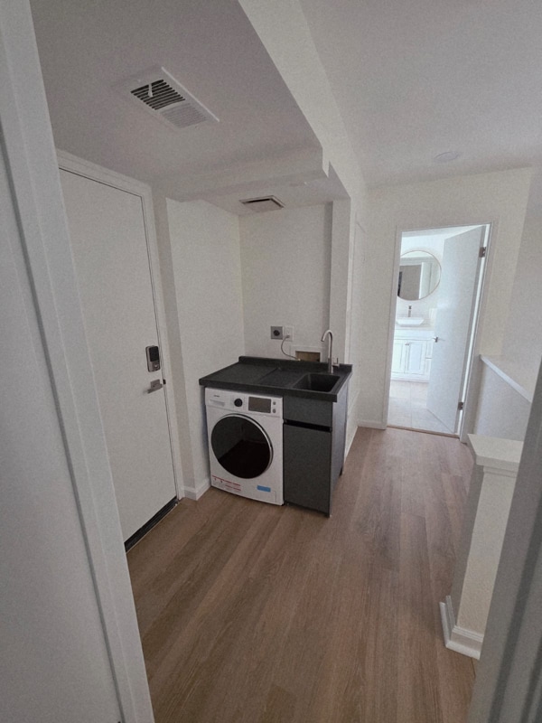 Building Photo - 2210 River Run Dr