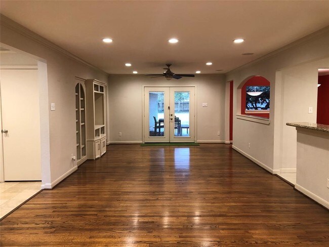 Building Photo - 9226 Timberside Dr