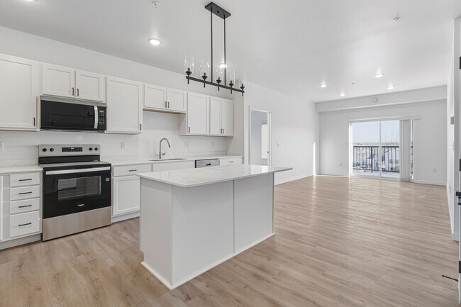 Foto del edificio - 2465 62nd Ave S