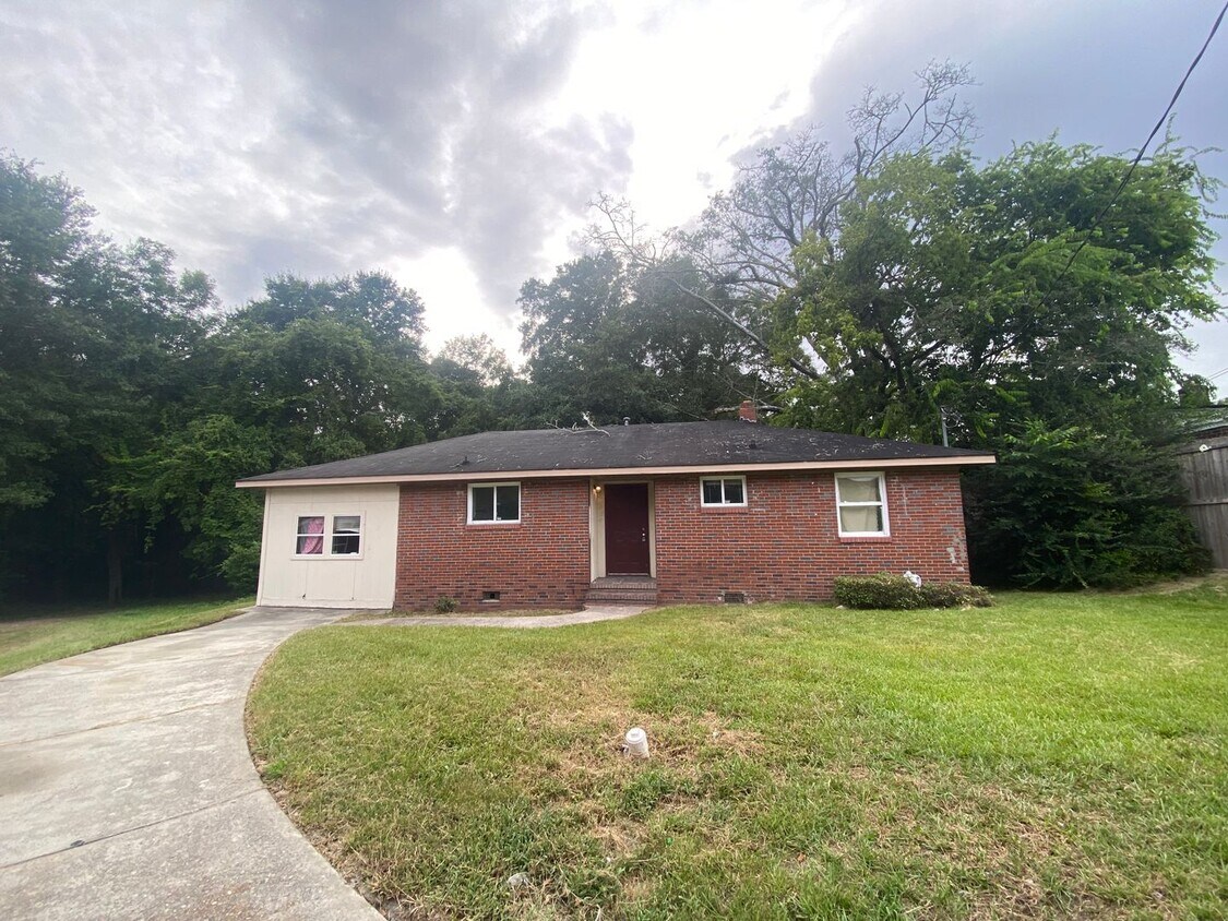 Primary Photo - Cozy 3 bedrooms with charming kitchen upda...