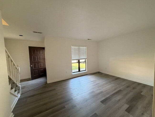 Building Photo - 5305 Century Dr
