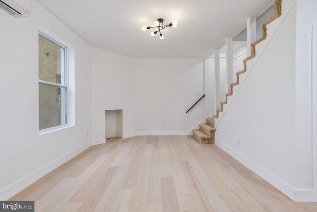 Foto del edificio - 745 Kenyon St NW