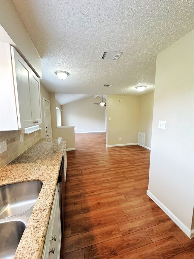 Building Photo - 22610 Leedstown Ln