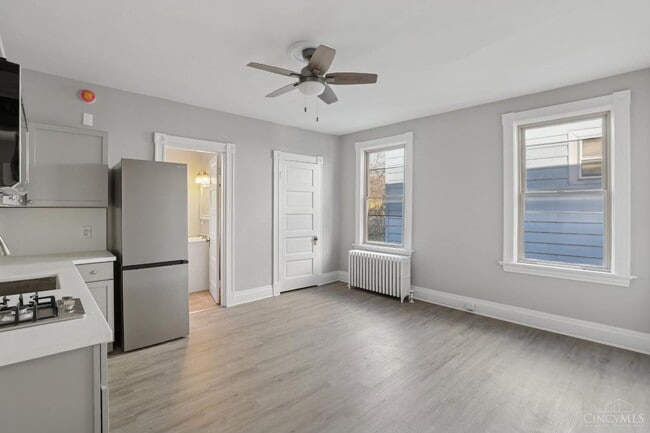 Foto del edificio - 1212 Bates Ave