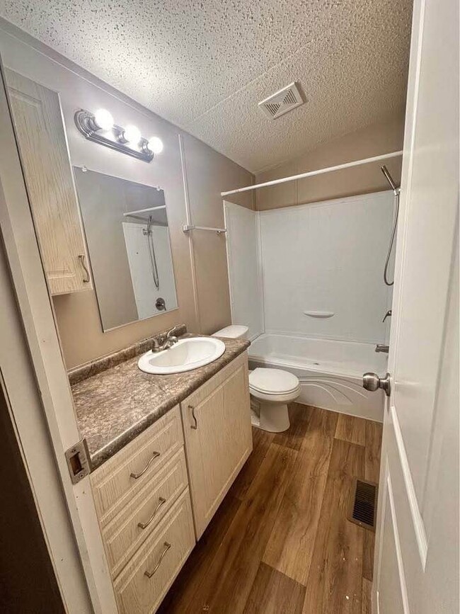 Building Photo - Wunderpark