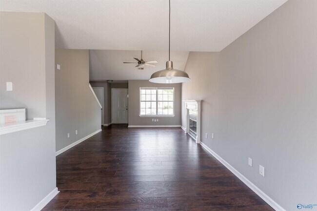 Foto del edificio - 113 N W Sugar Bluff Ln