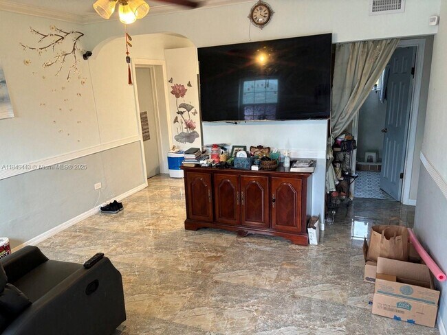 Foto del edificio - 1698 NE 182nd St