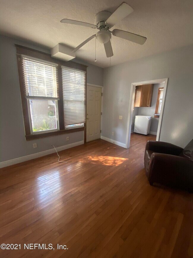 Building Photo - 1529 Landon Ave