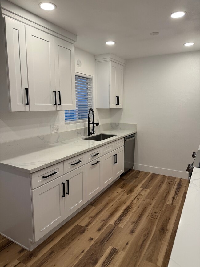 Building Photo - 56204 Onaga Trl