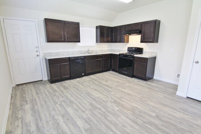 Foto del edificio - 13206 Withee Path Ln