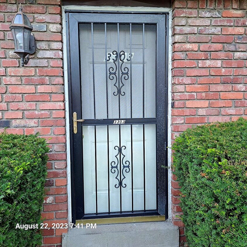 Townhome front door - 3303 W Run Rd