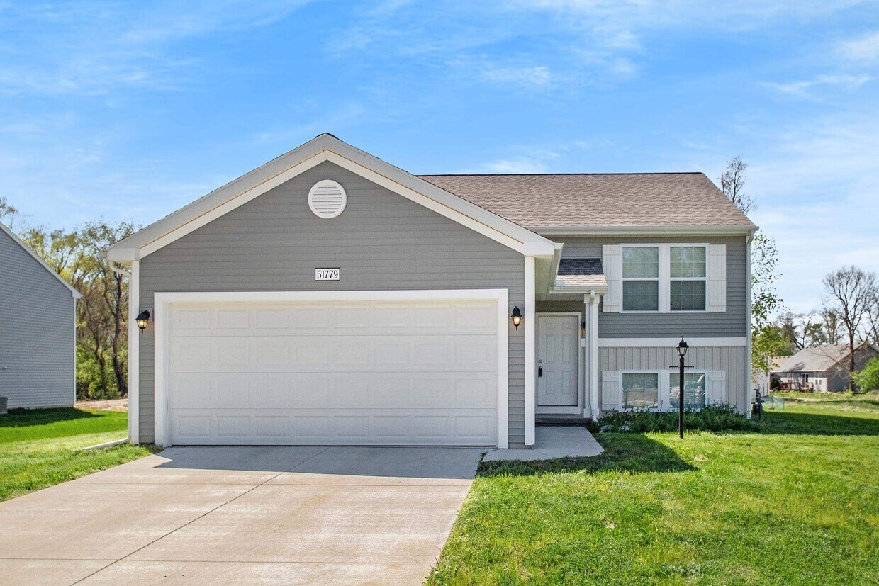 51779 Hannigan Dr, Roseland, IN 46637 House Rental in Roseland, IN