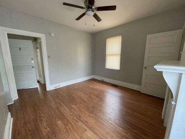 Foto del edificio - 151 Kendall Ave
