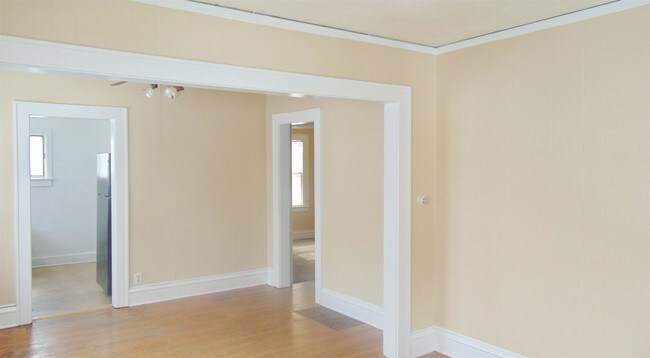 Building Photo - 911 W Tremont St