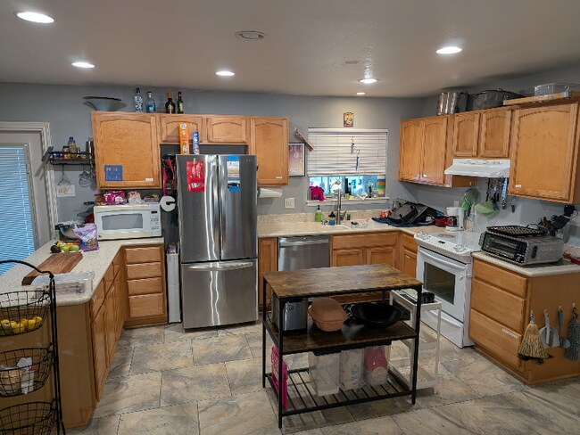 Foto del edificio - 3814 Starhill Dr