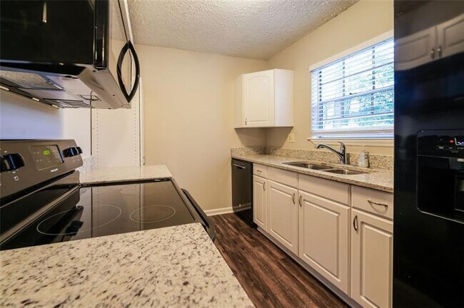 Foto del edificio - 1408 Sycamore Dr NW