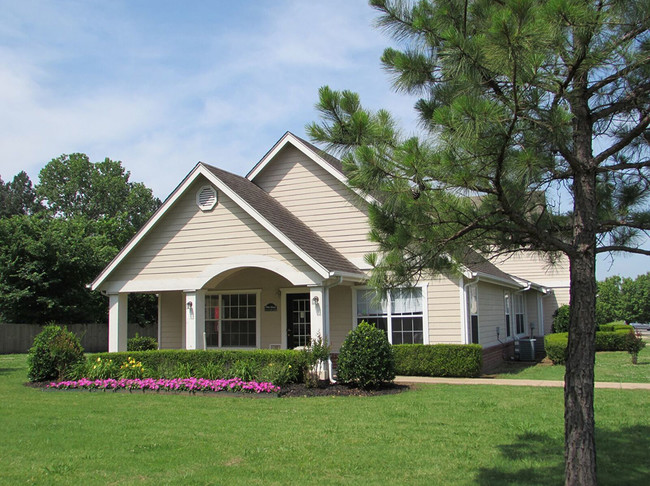 Bienvenido a Gardens at Pryor Creek Apartments - Gardens at Pryor Creek