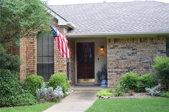 Building Photo - 741 Sparrow Ln