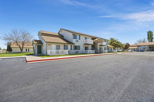 Foto del edificio - Twin Falls Gardens Apartments