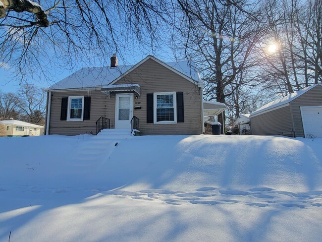 Foto del edificio - 1320 Tioga Ave