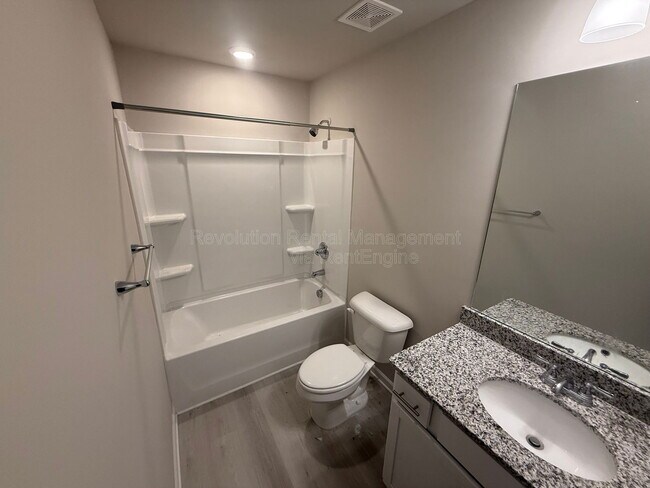 Foto del edificio - 501 Brady Dr