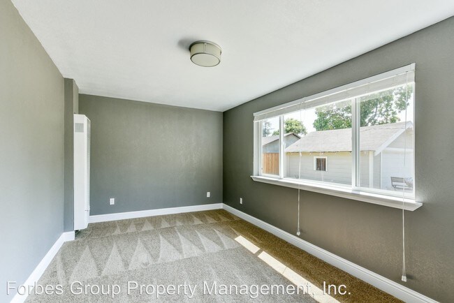 Foto del edificio - 1 br, 1 bath House - 180 N. 11th St.