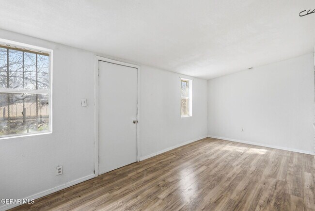 Foto del edificio - 8408 Reindeer Ave