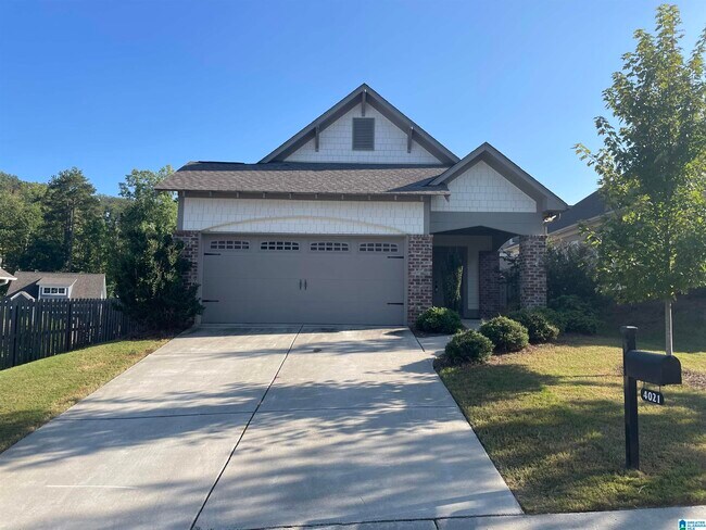 Building Photo - 4021 Valley Manor