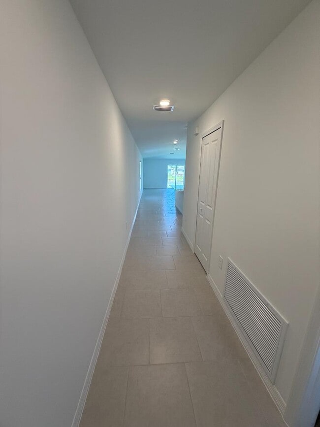 Building Photo - 19741 Garden Rdg court