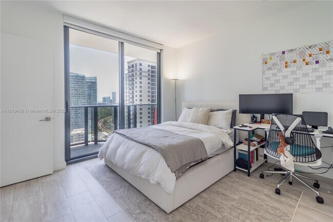 Foto del edificio - 55 SW 9th St