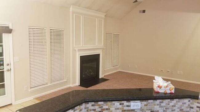 Building Photo - 207 Whitegrove Dr